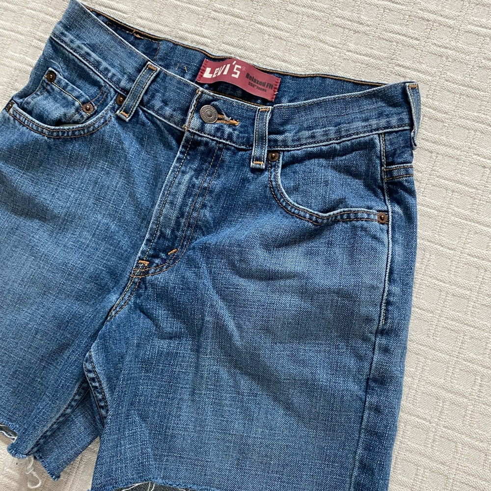 Levi’s 550 relaxed fit jean shorts. - Picture 2 of 8